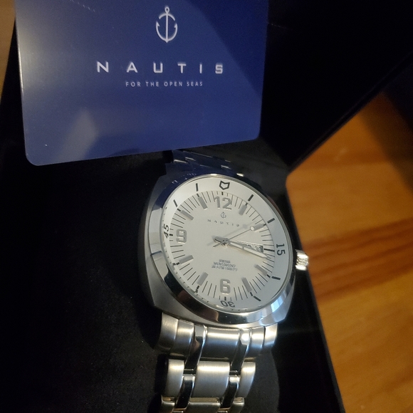 BNIB- Nautis Stealth 200 - Picture 2 of 4